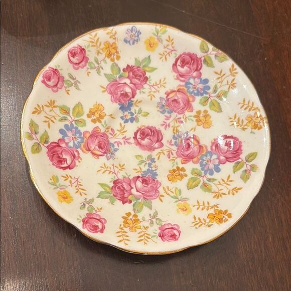 June Roses Royal Stafford Saucer - Picture 1 of 3